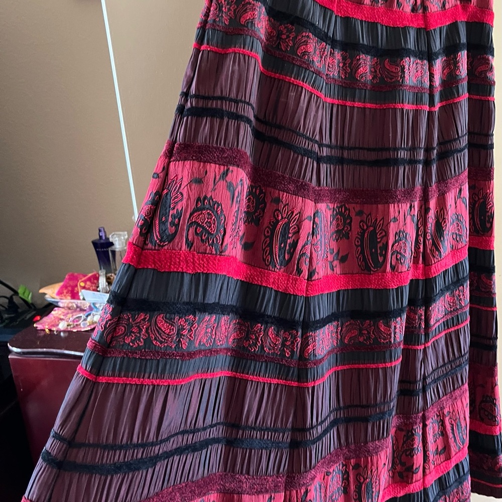 Taylor Brooke’ made in Canada, 100% polyester